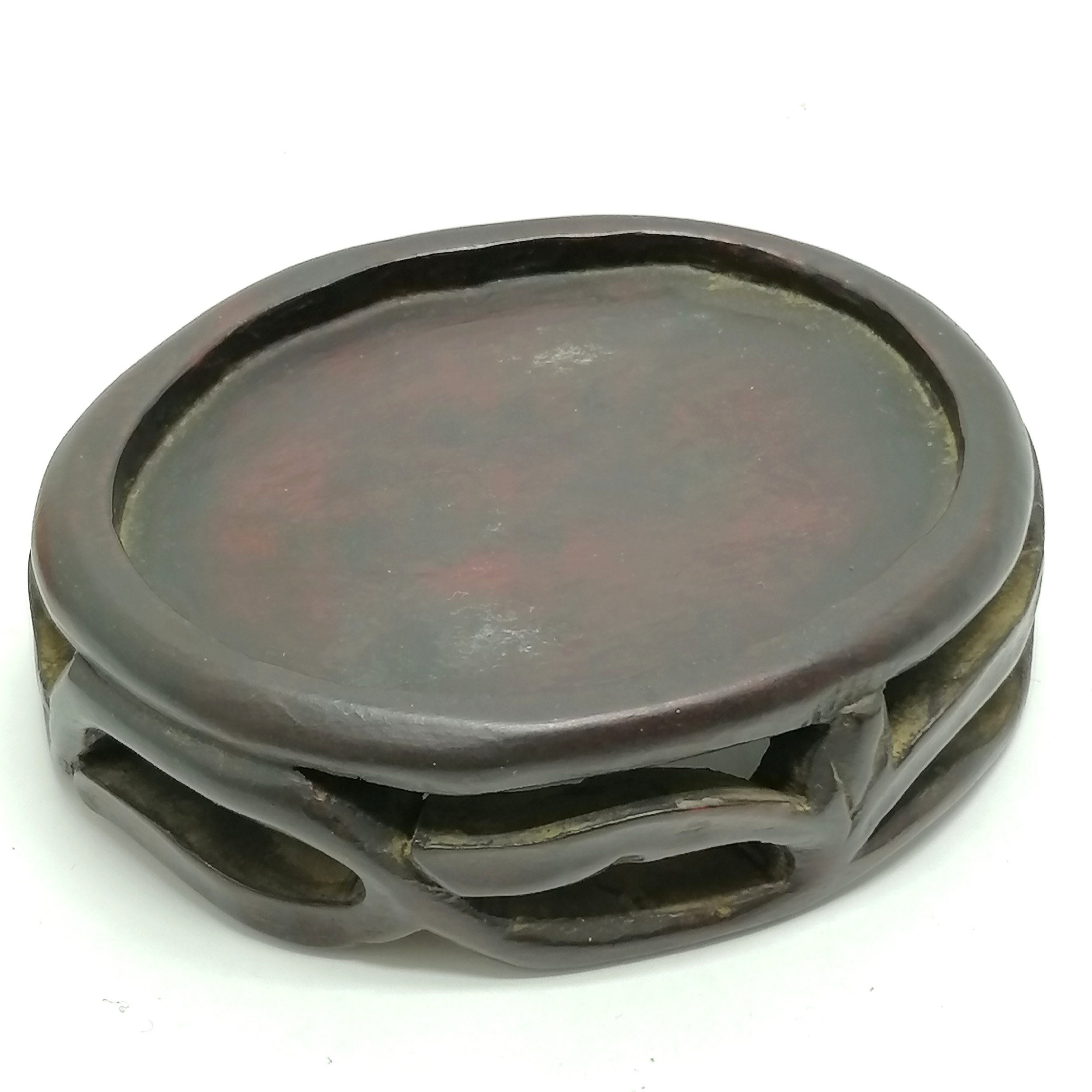 Oriental hand carved Chinese hardstone brush wash (9.5cm across - has few chips & in used condition) - Image 8 of 8