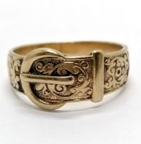 9ct hallmarked gold buckle ring with engraved decoration - size V & 5.5g
