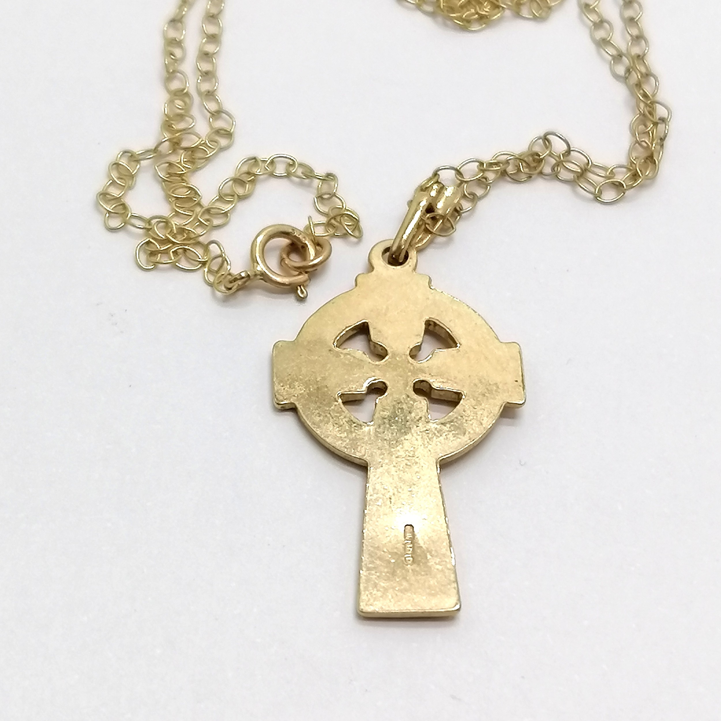 9ct hallmarked gold celtic cross pendant by CBL (3cm drop) on a 9ct marked gold fine 44cm - Image 2 of 2