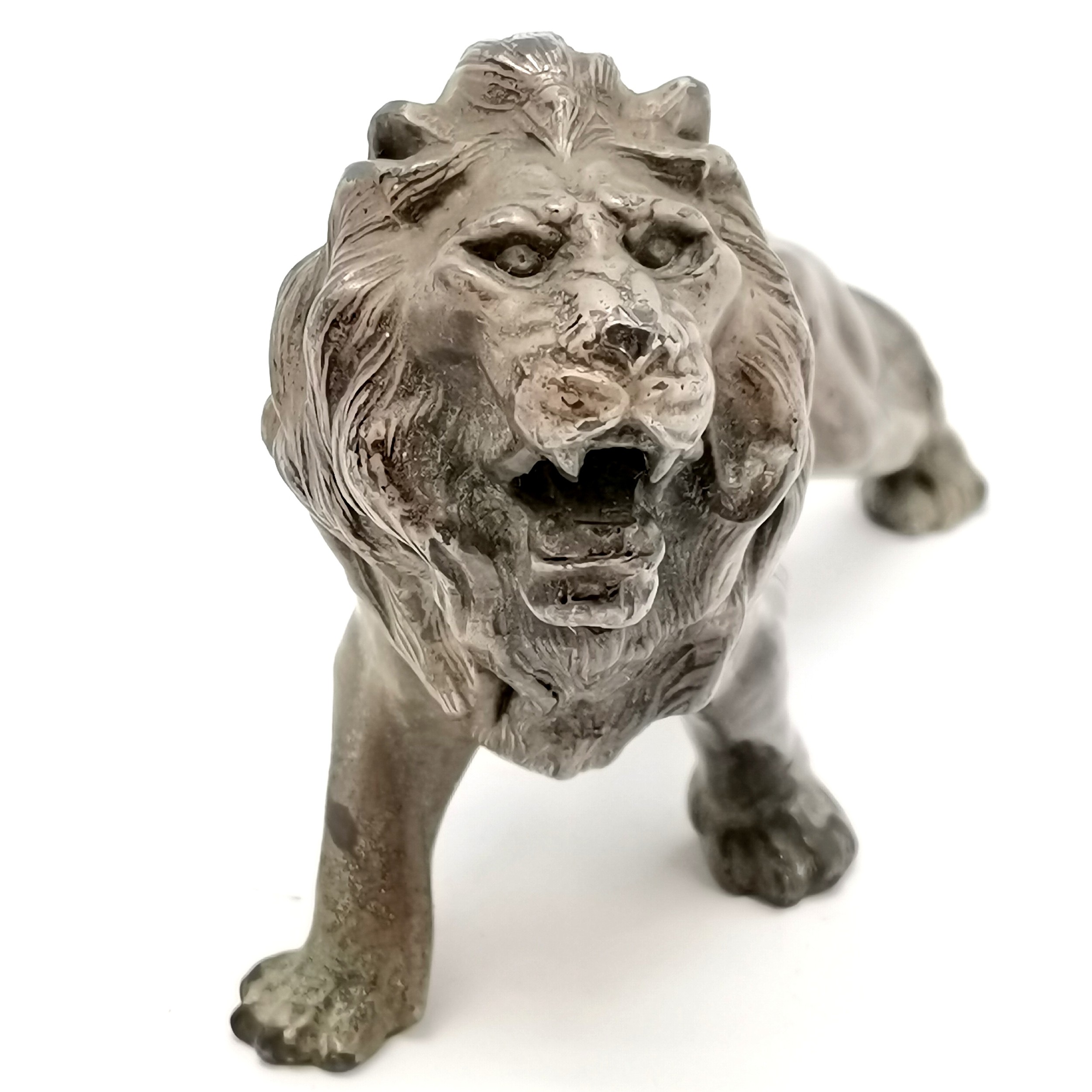 Antique cast metal figure of a male lion - 12cm across x 9cm high - Image 2 of 4