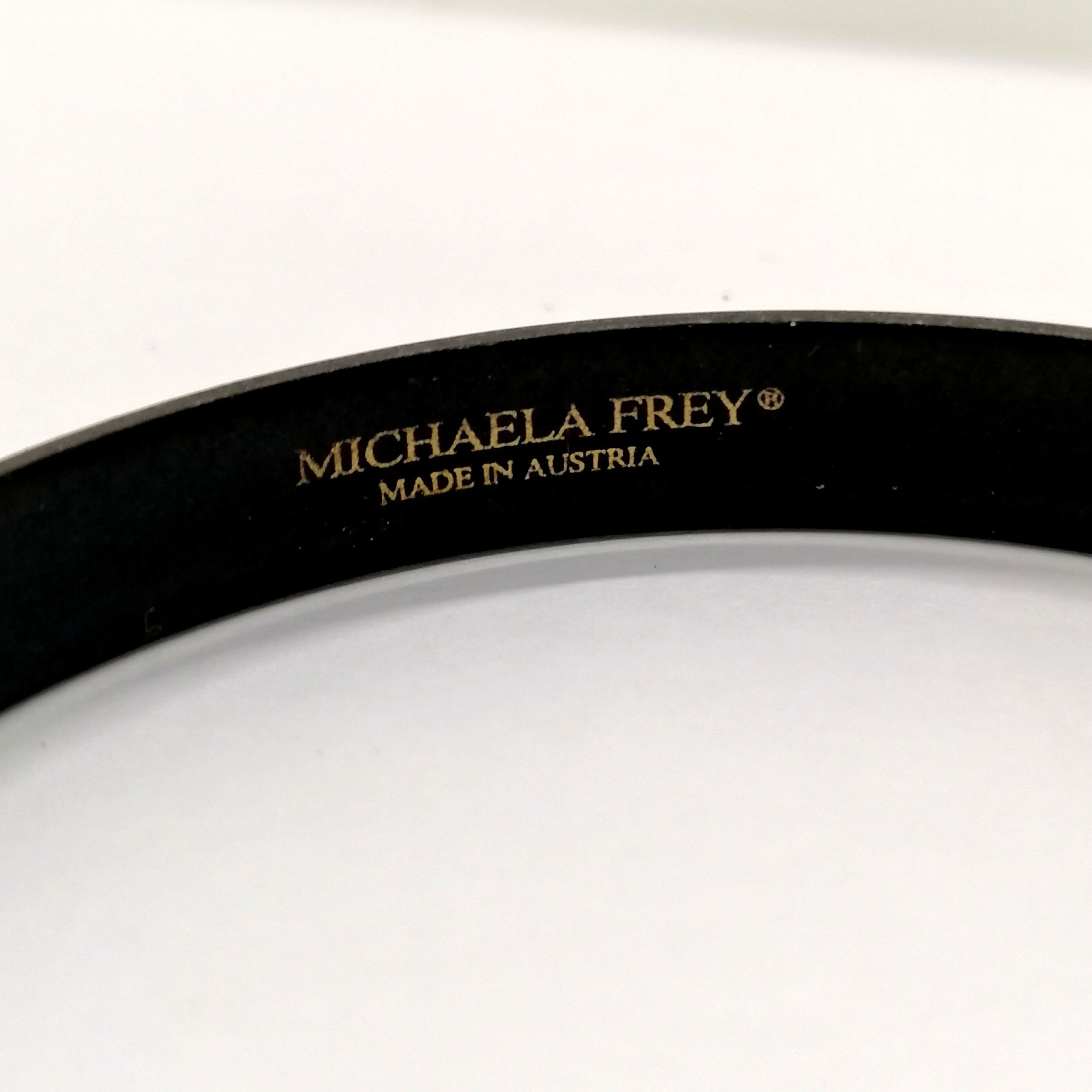 Michaela Frey ring + bangle - SOLD ON BEHALF OF THE NEW BREAST CANCER UNIT APPEAL YEOVIL HOSPITAL - Image 3 of 4