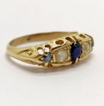 Antique 18ct hallmarked gold sapphire / white stone set ring - size H½ & 2.3g total weight