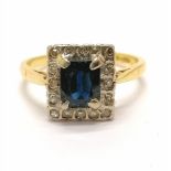 18ct hallmarked gold sapphire / diamond square cluster ring - size O½ & 4.5g total weight - sapphire