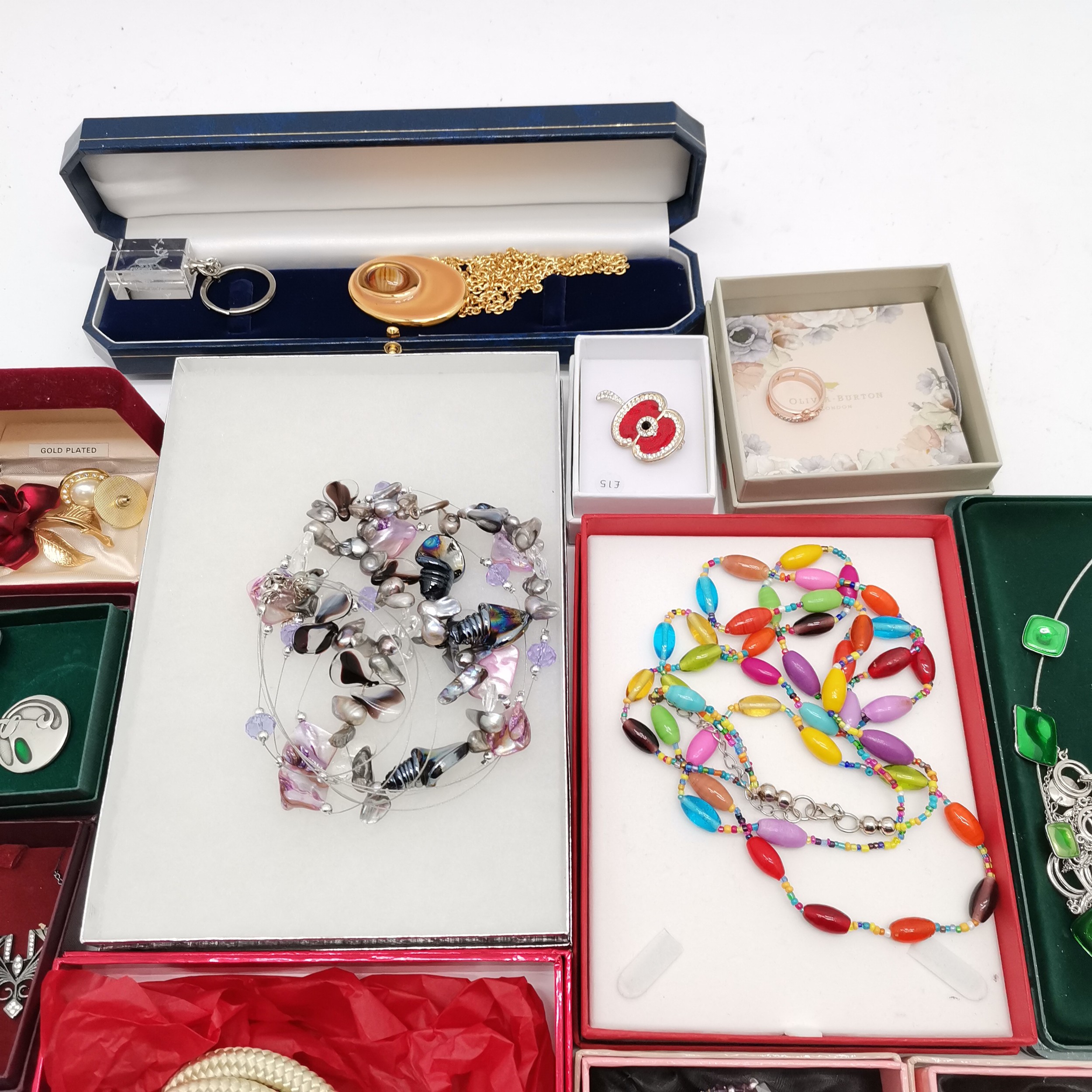 Qty of boxed costume jewellery inc Open Ocean earrings, Poppy appeal brooch, Olivia Burton gold tone - Image 3 of 5