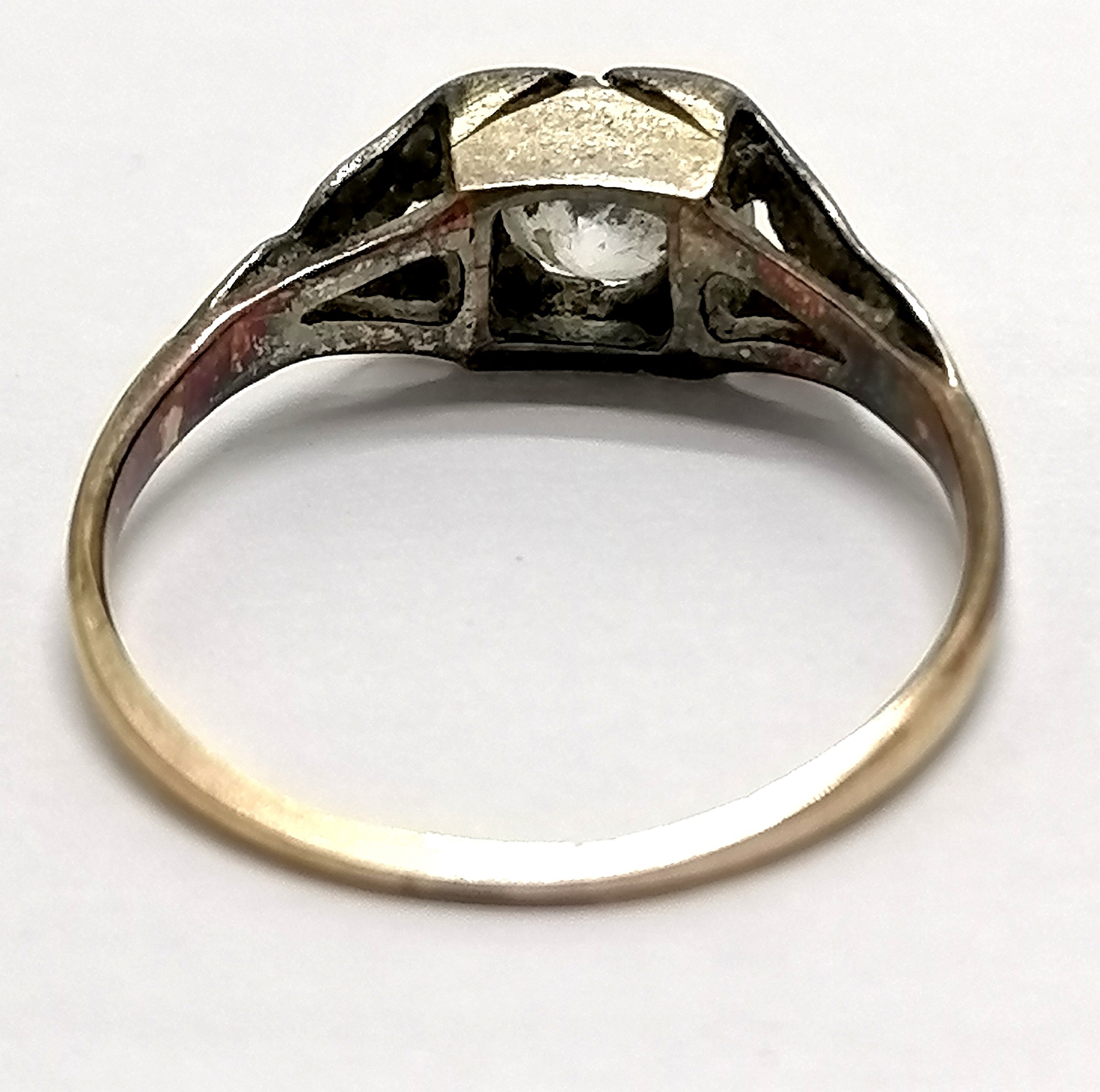 Antique 18ct marked gold shanked white stone set ring - size K & 1.4g total weight ~ rubbed marks - Image 2 of 2