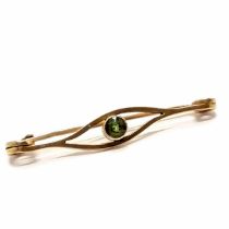 Antique 9ct marked gold bar brooch set with a green stone - 4cm long & 1.6g total weight - SOLD ON