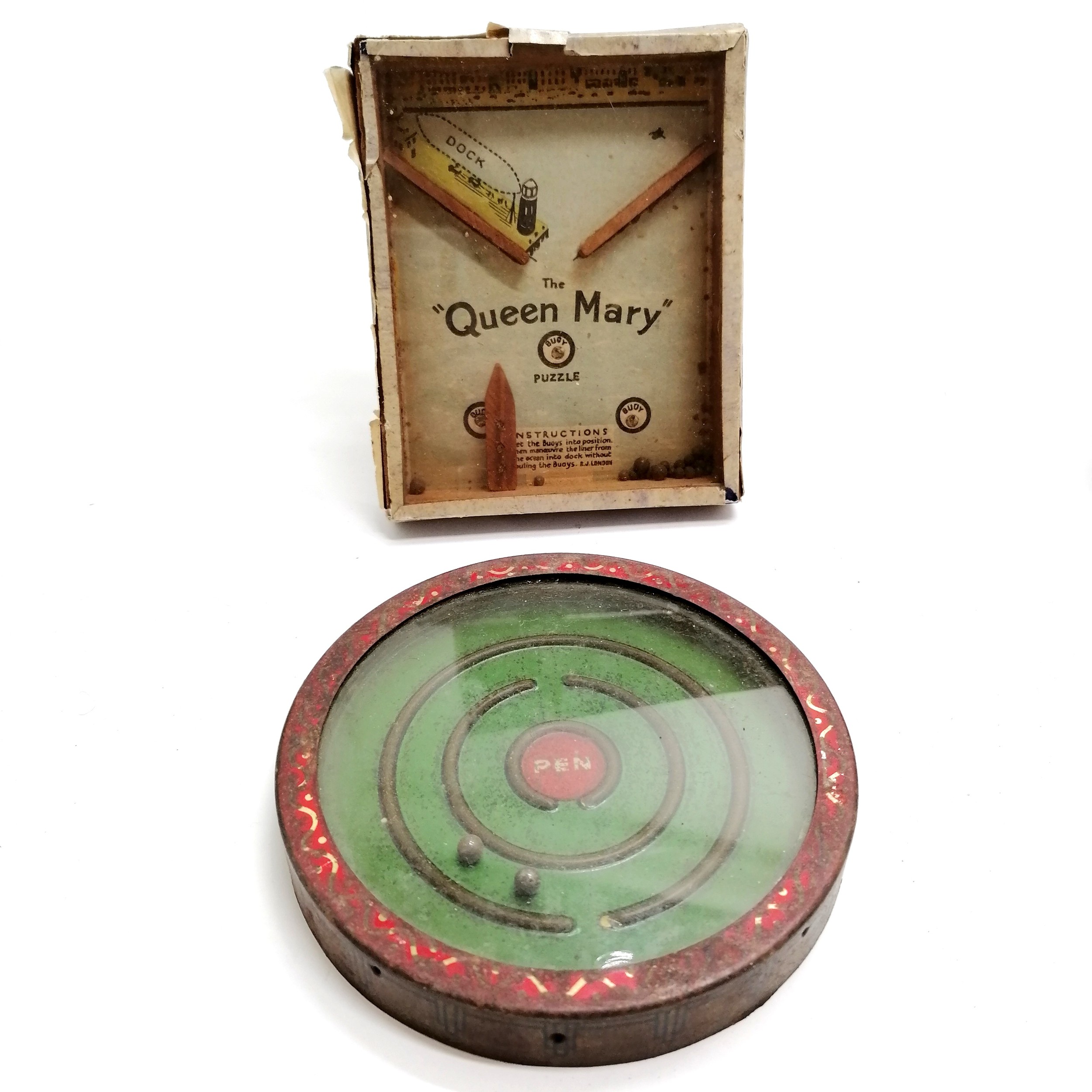 2 x vintage games inc Queen Mary puzzle t/w 3 vintage tins (1 in the form of a suitcase - 20cm x - Image 3 of 4