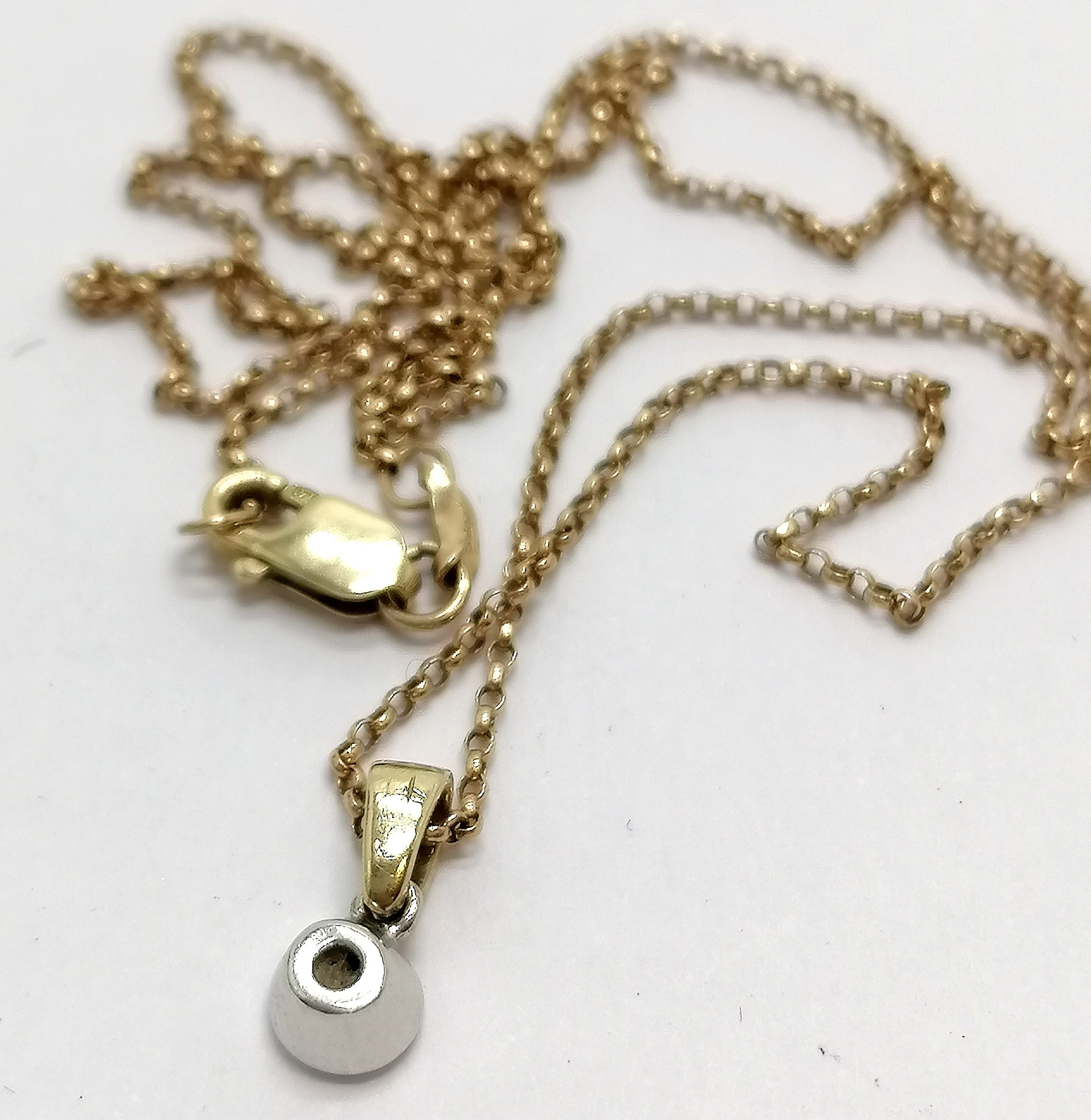 9ct hallmarked gold diamond pendant (4.5mm diameter) on a 9ct hallmarked gold 40cm chain - total - Image 2 of 3