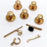 14ct marked gold 5 x collar studs etc - total weight 10.2g