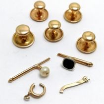 14ct marked gold 5 x collar studs etc - total weight 10.2g