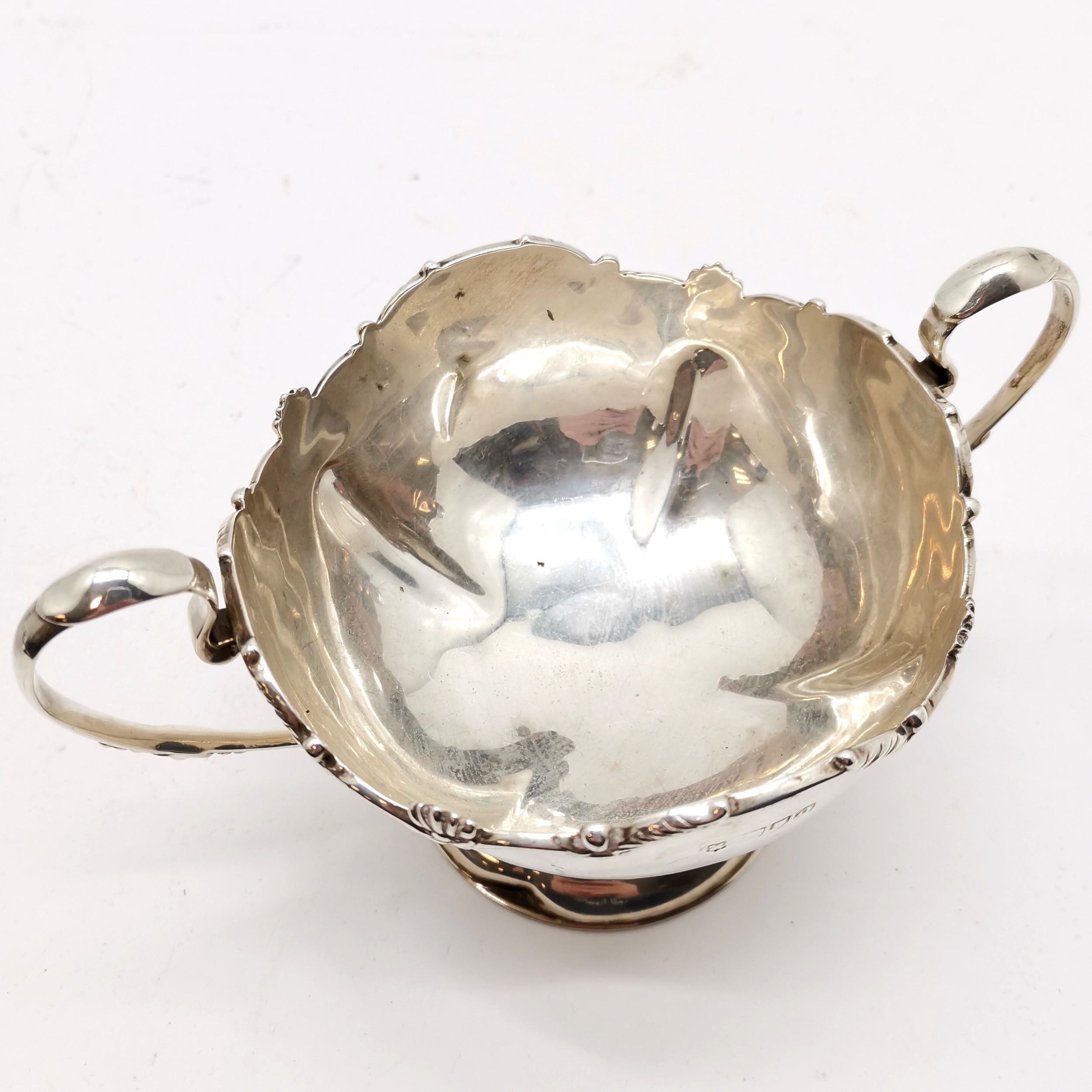 1909 Josiah Williams & Co silver trophy with etching along the rim ~ 204g & 12cm diameter - slight - Image 4 of 4