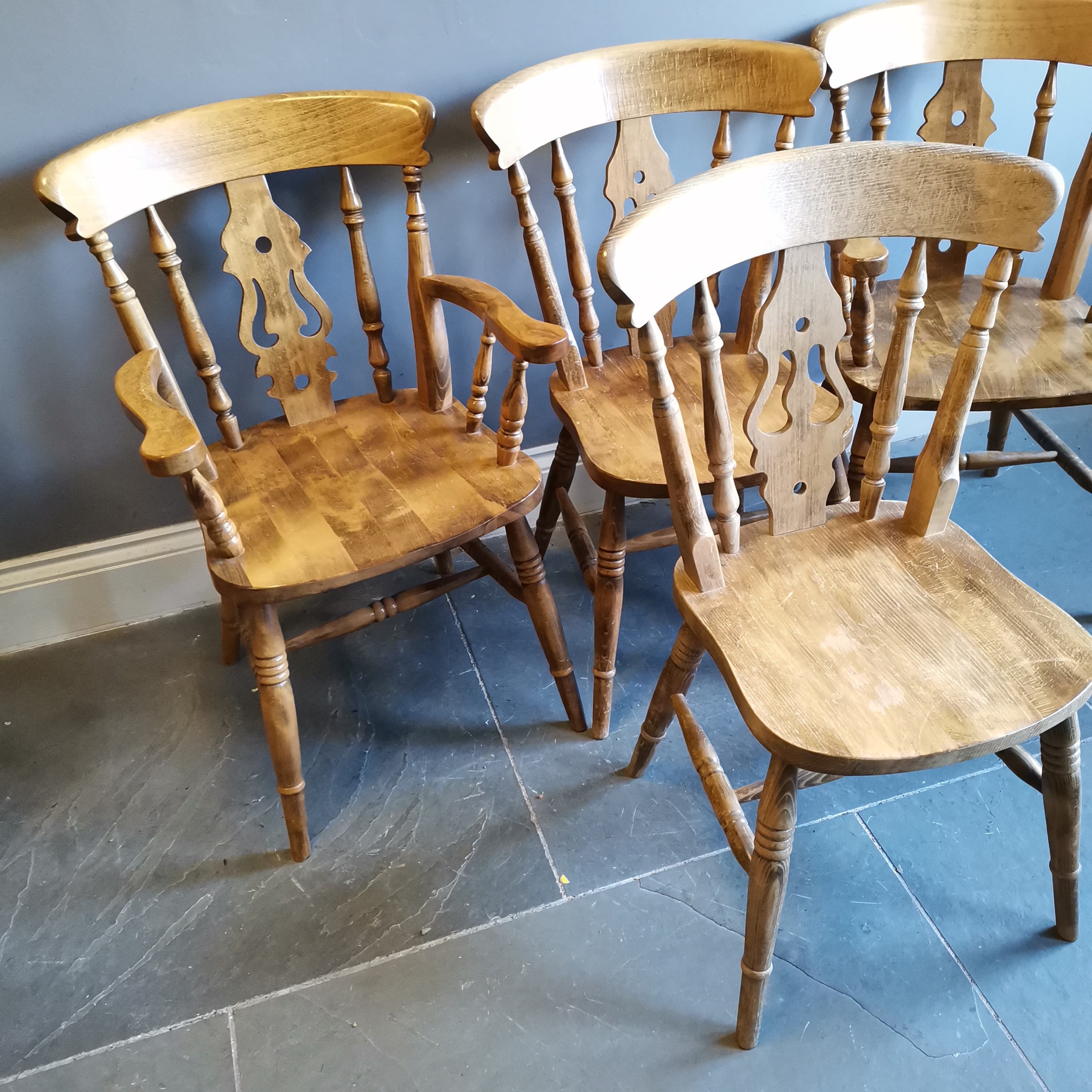 Pair of Windsor style country kitchen carver chairs, 55cm wide x 48cm deep x 89cm high, t/w pair - Image 2 of 4