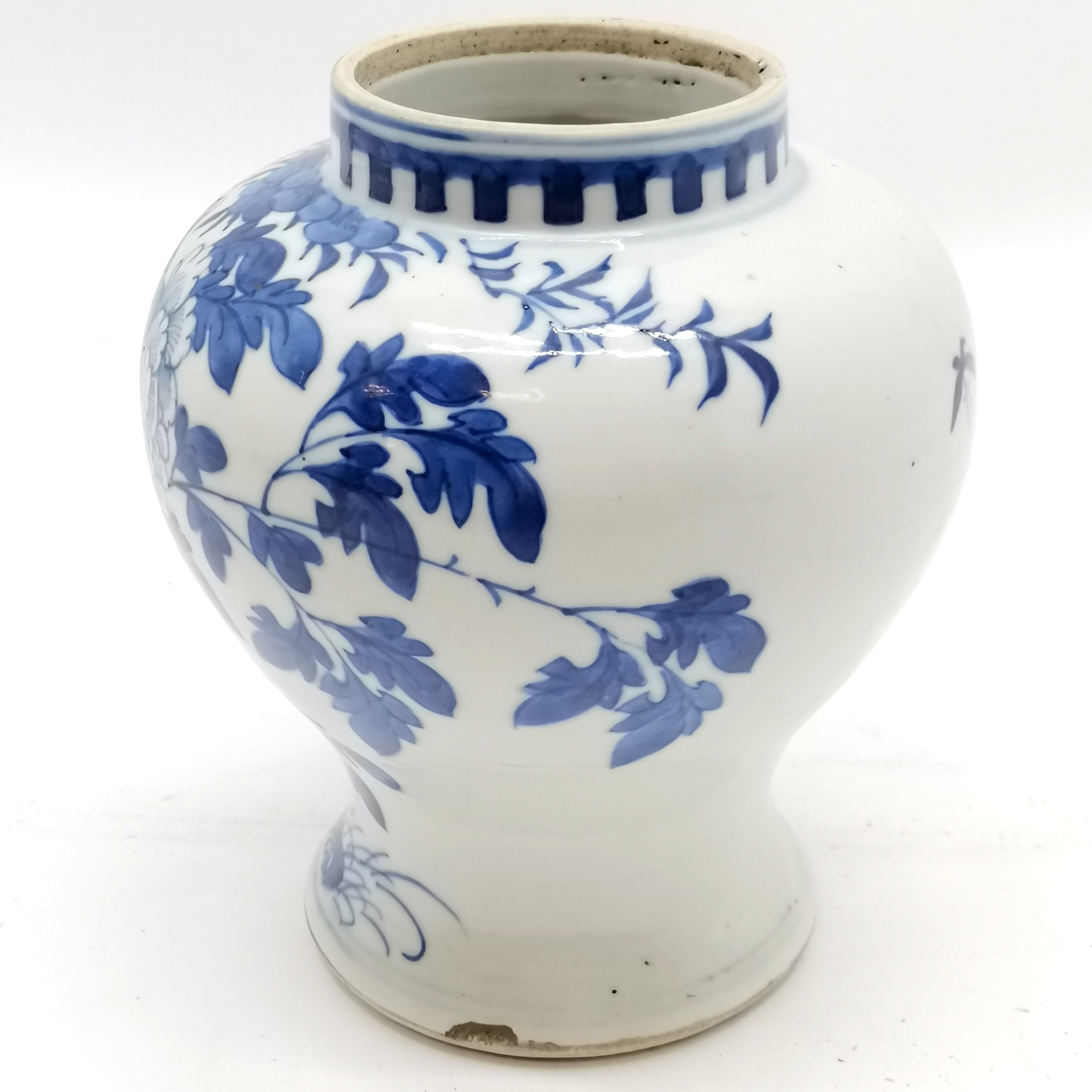 Antique Chinese blue & white decorated pot with bird / flower detail (16cm high) - has chip to rim & - Image 3 of 6