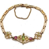 Antique 9ct marked gold bracelet set with garnet / peridot / pearl - approx 18cm & 6.5g total weight