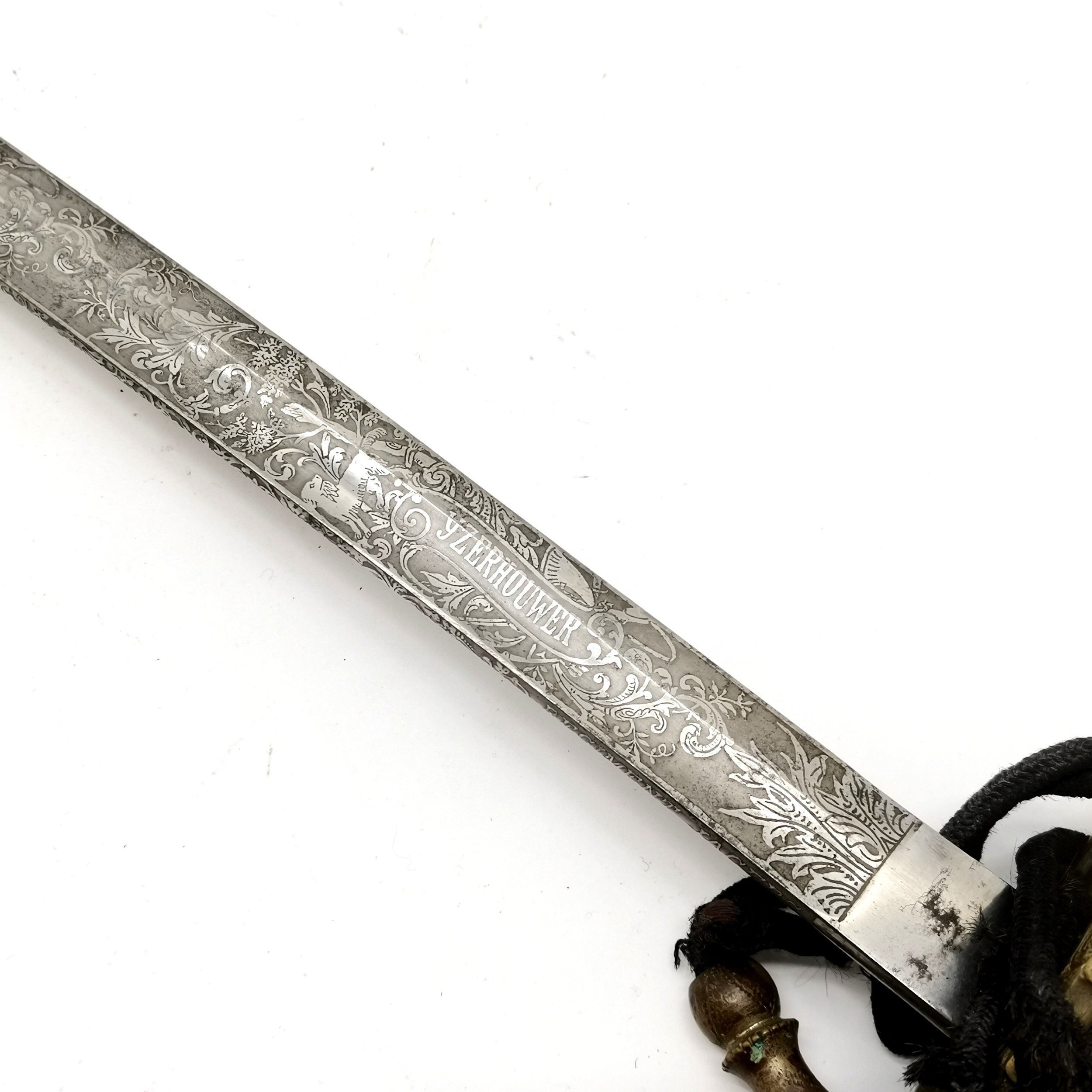 Antique Dutch sword marked yzerhouwer on engraved blade (marked Regiment Jagers on edge) with - Image 4 of 5