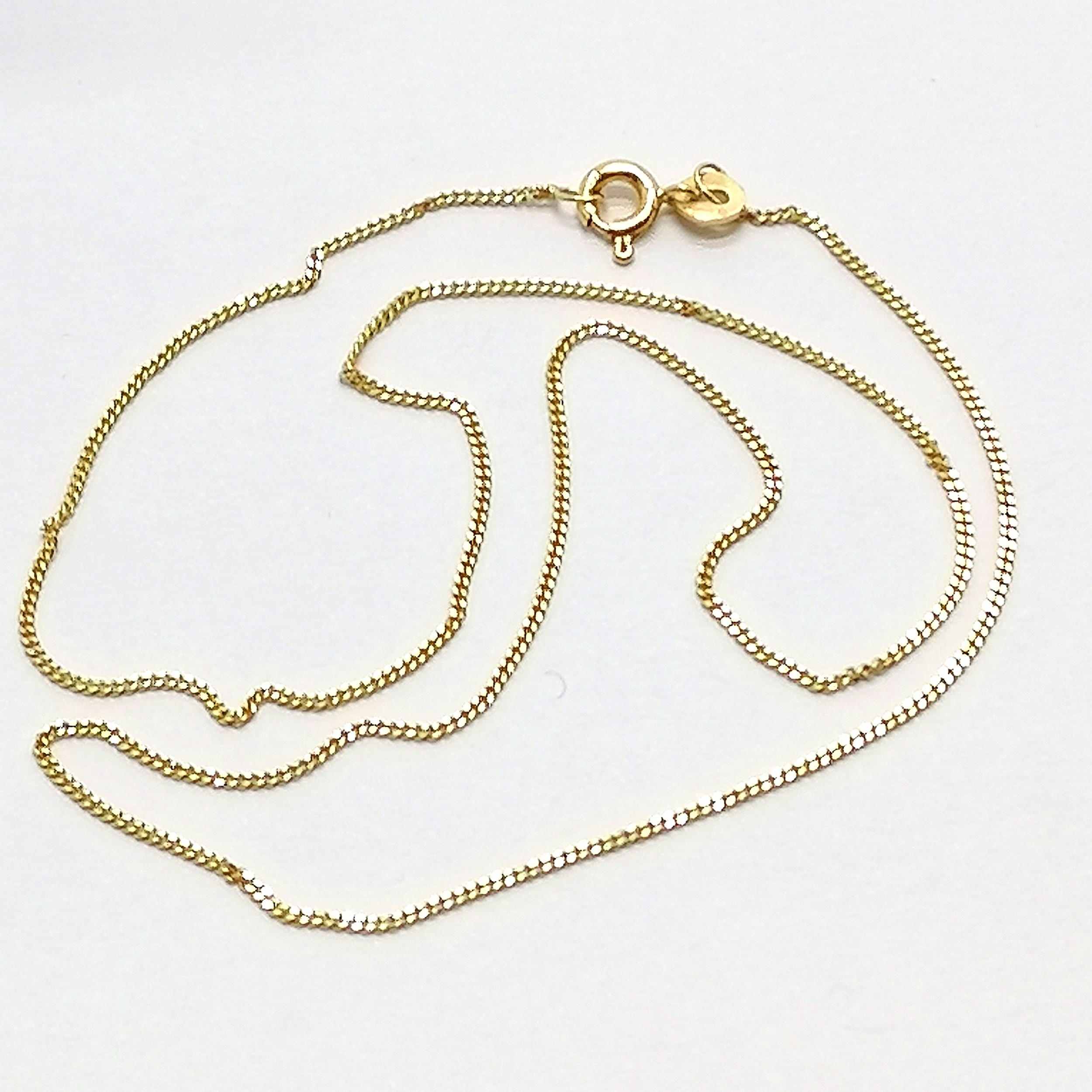 9ct hallmarked gold fine 40cm neckchain - 1.5g - Image 2 of 2