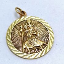 9ct hallmarked gold St Christopher pendant - 2.7cm diameter & 6.4g