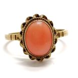 9ct hallmarked gold cabochon coral set ring - size M½ & 2g total weight