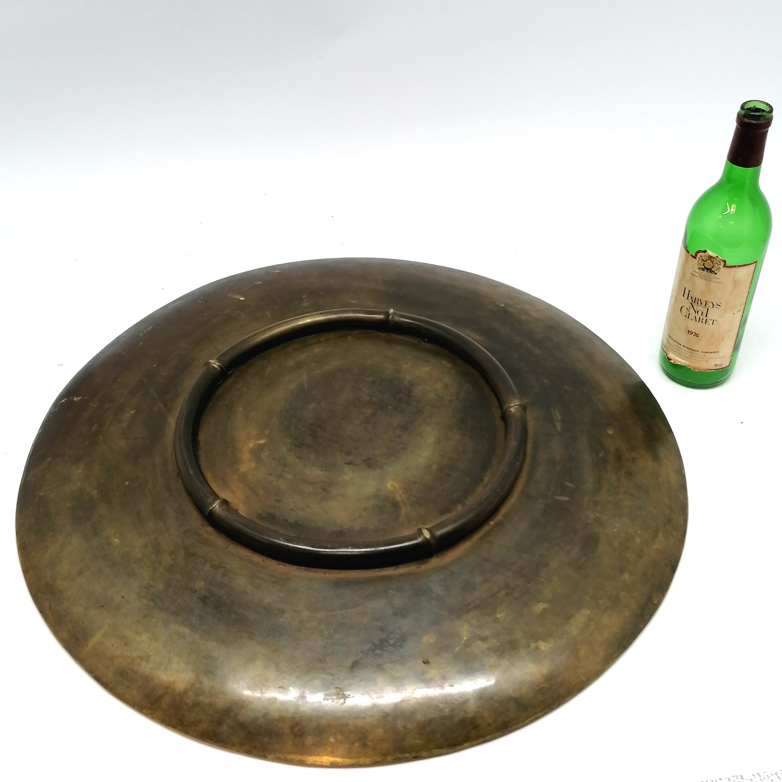 Large bronze Oriental platter - 61cm diameter & 8.8kg and has repeat pattern border and bamboo - Image 3 of 5