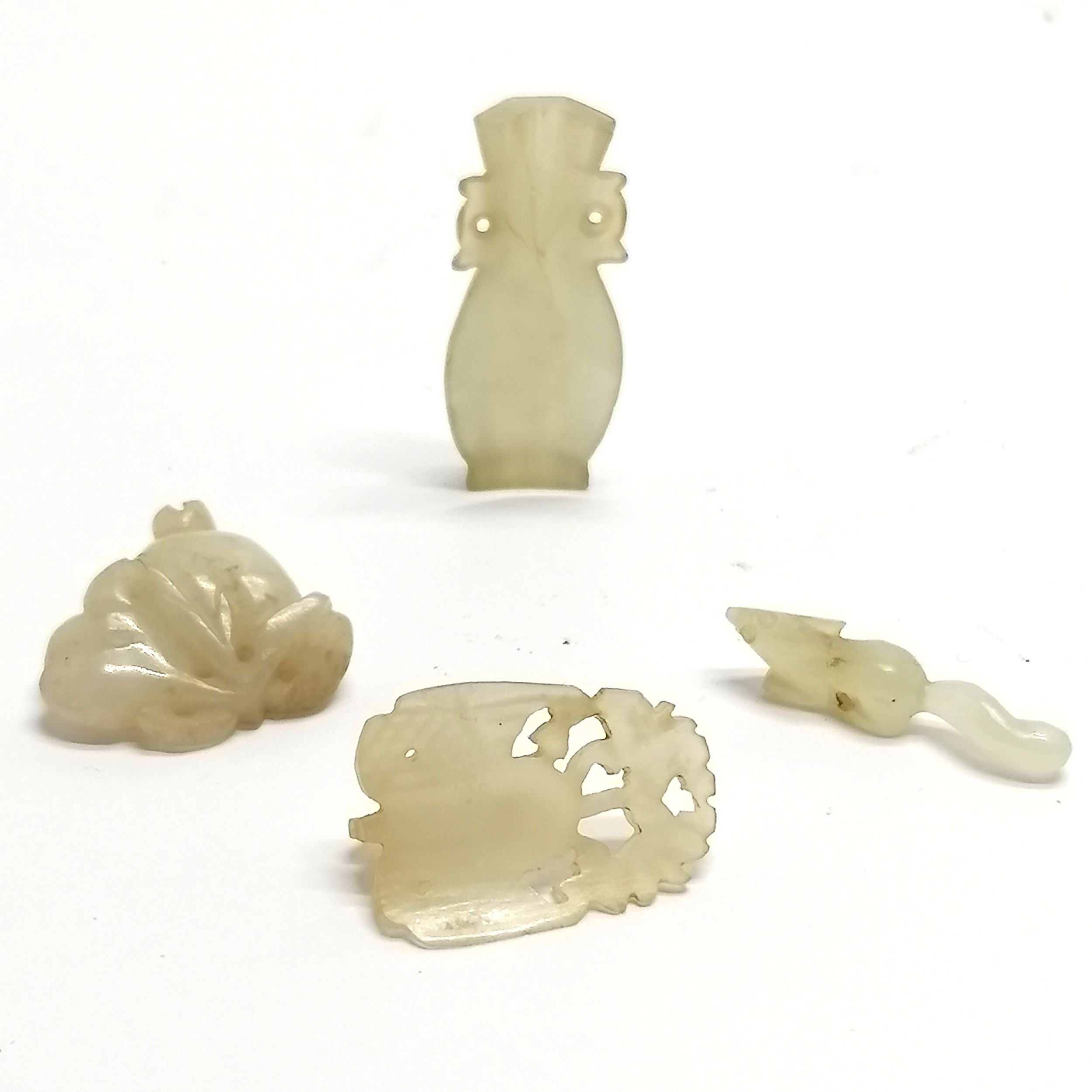 4 x miniature hand carved jade pendants inc chicken, squirrel (2.5cm) etc - Image 2 of 3