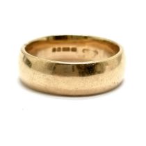 9ct hallmarked gold band ring - size K½ & 4.9g ~ approx 5.5mm wide