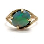 9ct marked gold opal doublet ring - size N & 2g total weight