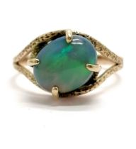 9ct marked gold opal doublet ring - size N & 2g total weight
