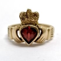 9ct marked rose gold heart shaped garnet set claddagh ring by Wahing - size L½ & 3.6g total weight