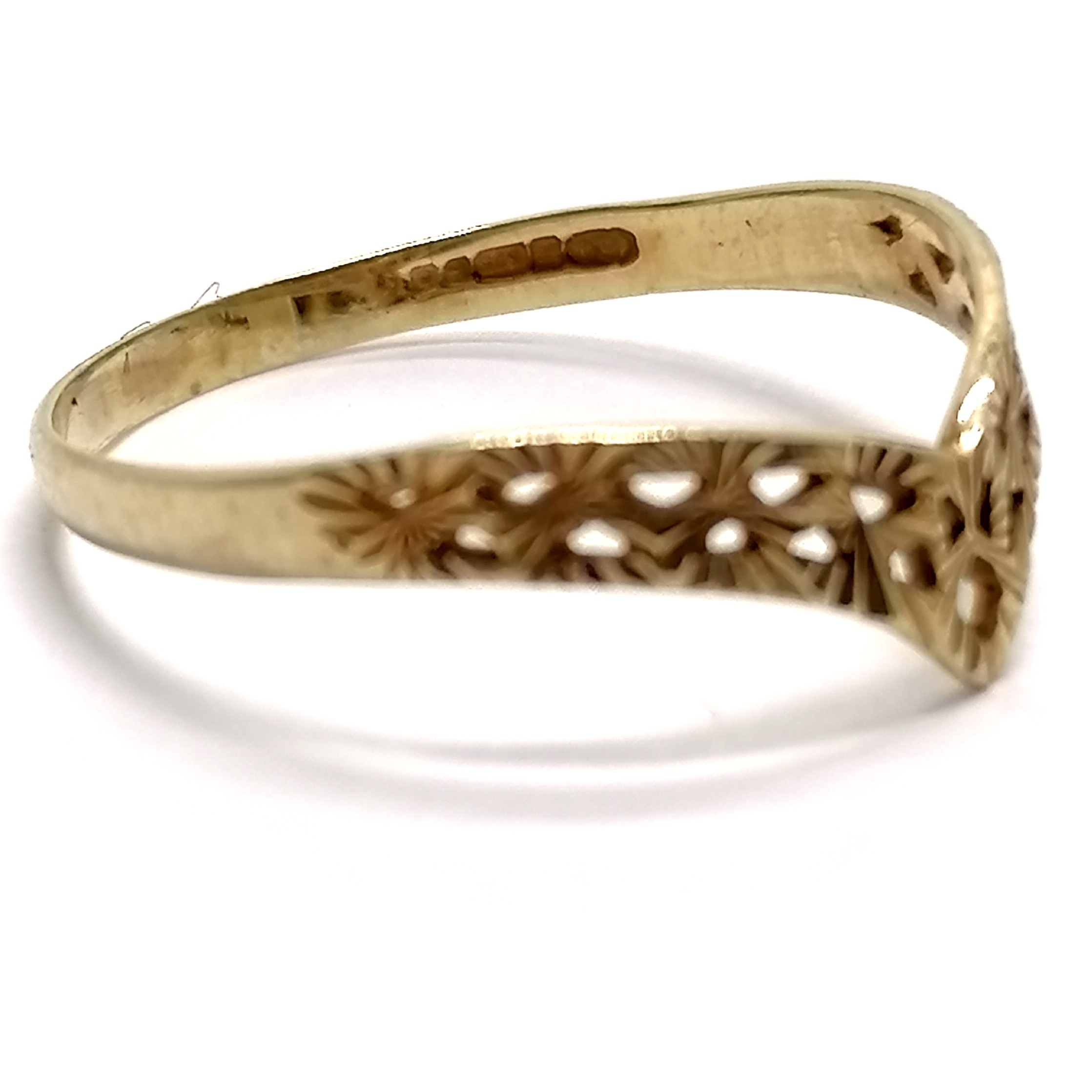 9ct hallmarked gold wishbone ring - size Q & 0.8g - SOLD ON BEHALF OF THE NEW BREAST CANCER UNIT - Image 2 of 2