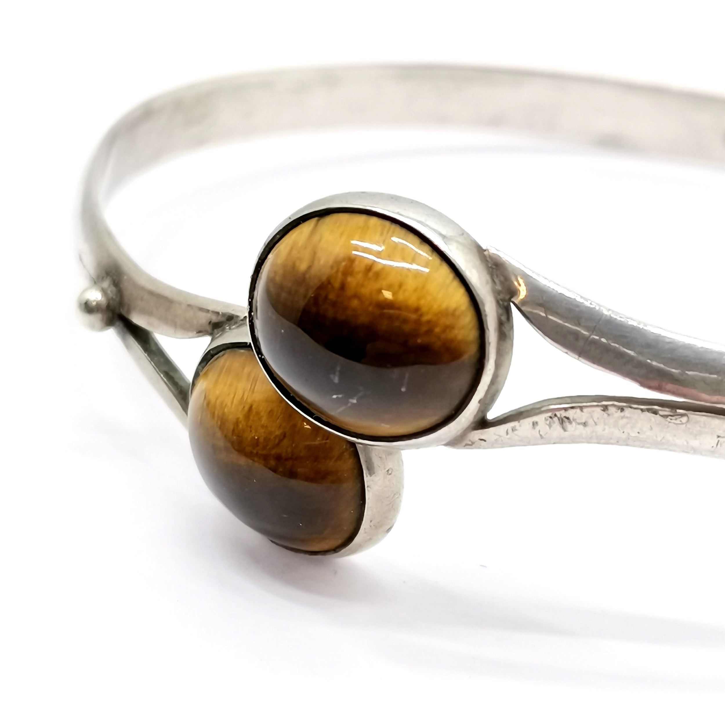 1961 Swedish silver bangle set with tigers eye by Ge-Kå (GK) - 18.5g total weight - Image 2 of 5