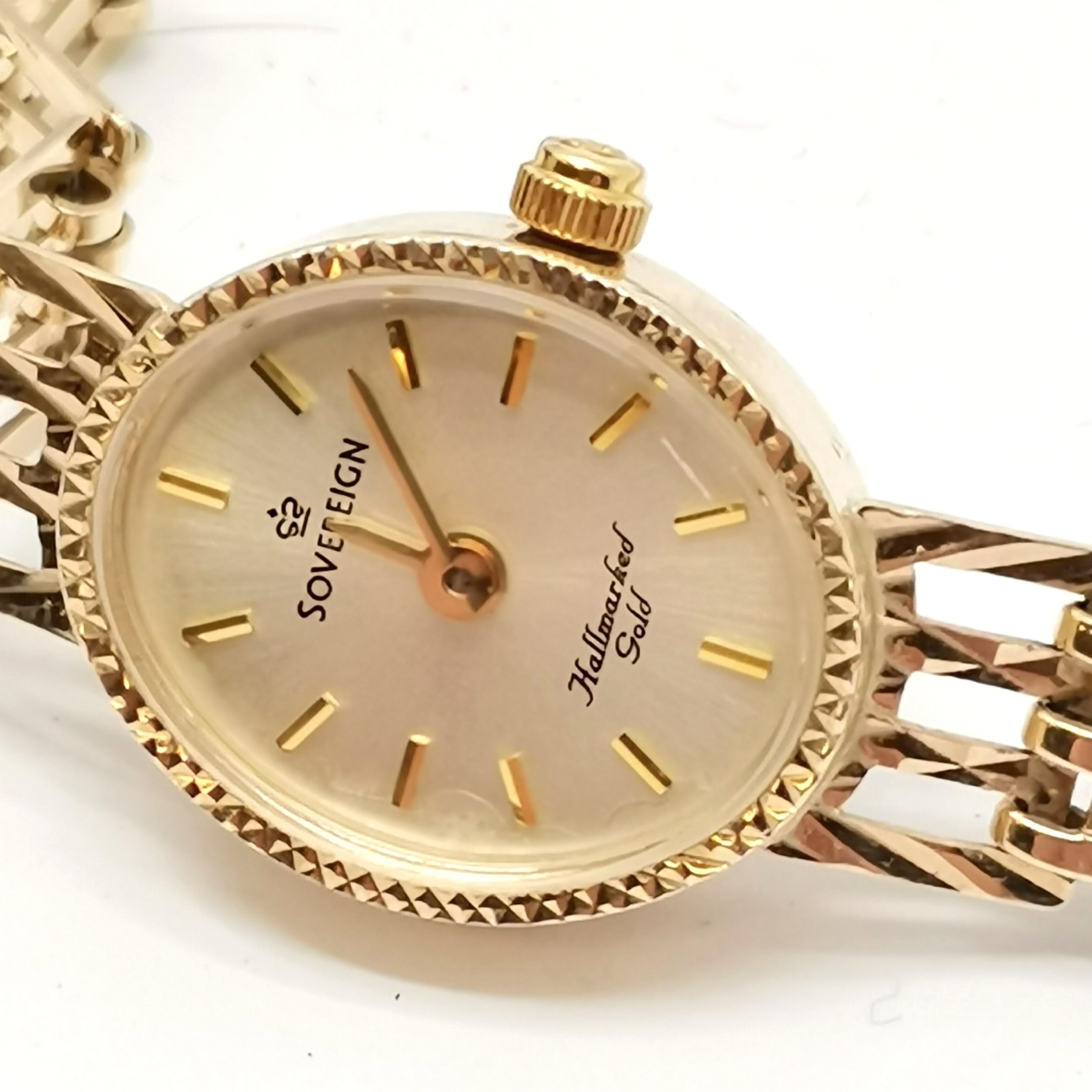 Sovereign ladies 9ct hallmarked gold ladies quartz wristwatch on 9ct gold bracelet (10.3g total - Image 3 of 7