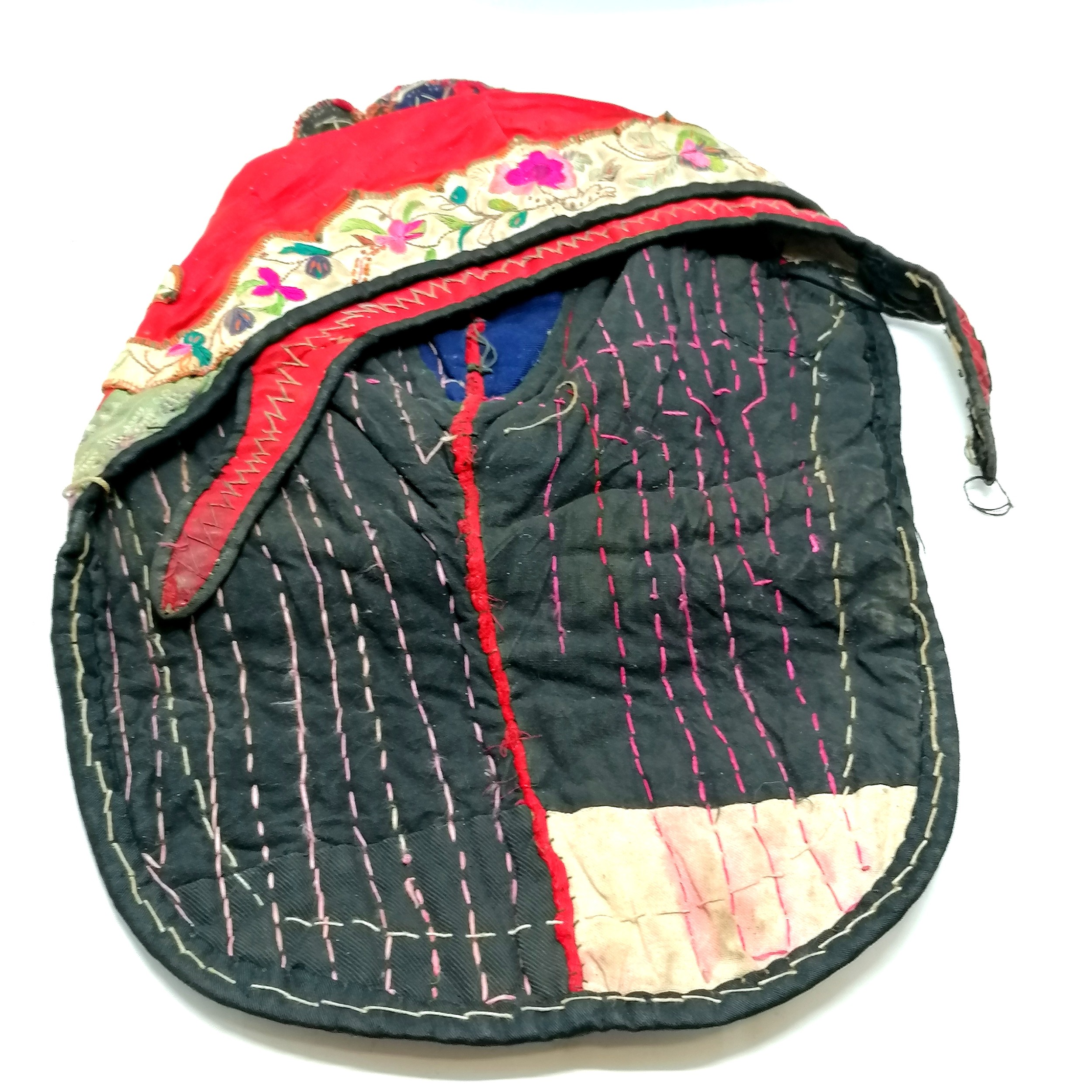 Red antique silk embroidered hat with fringe decoration - slight mark but in used condition - Image 2 of 5