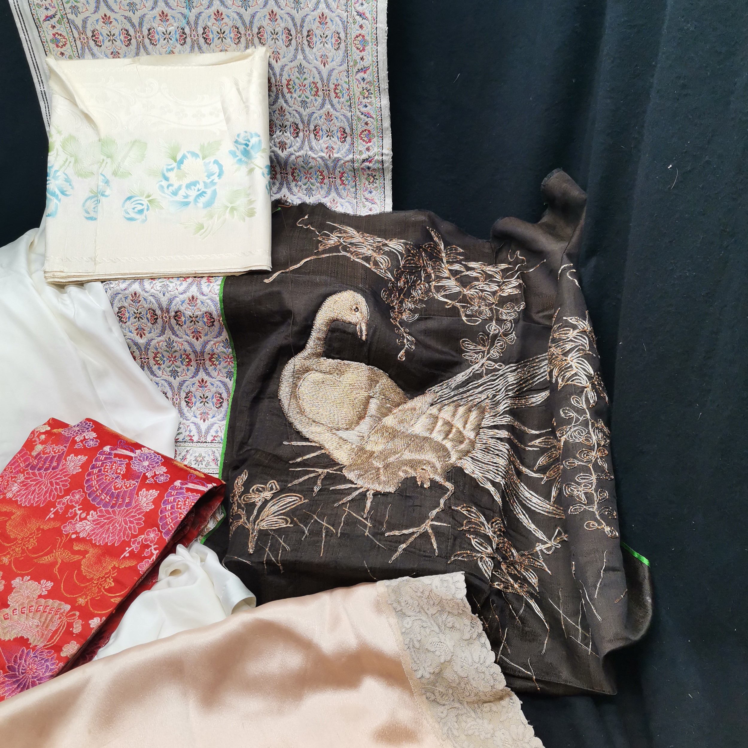 Indian runner 78cm x 108cm t/w card of wide silk ribbon, cream and aqua silk bedcover, peach silk - Image 3 of 3
