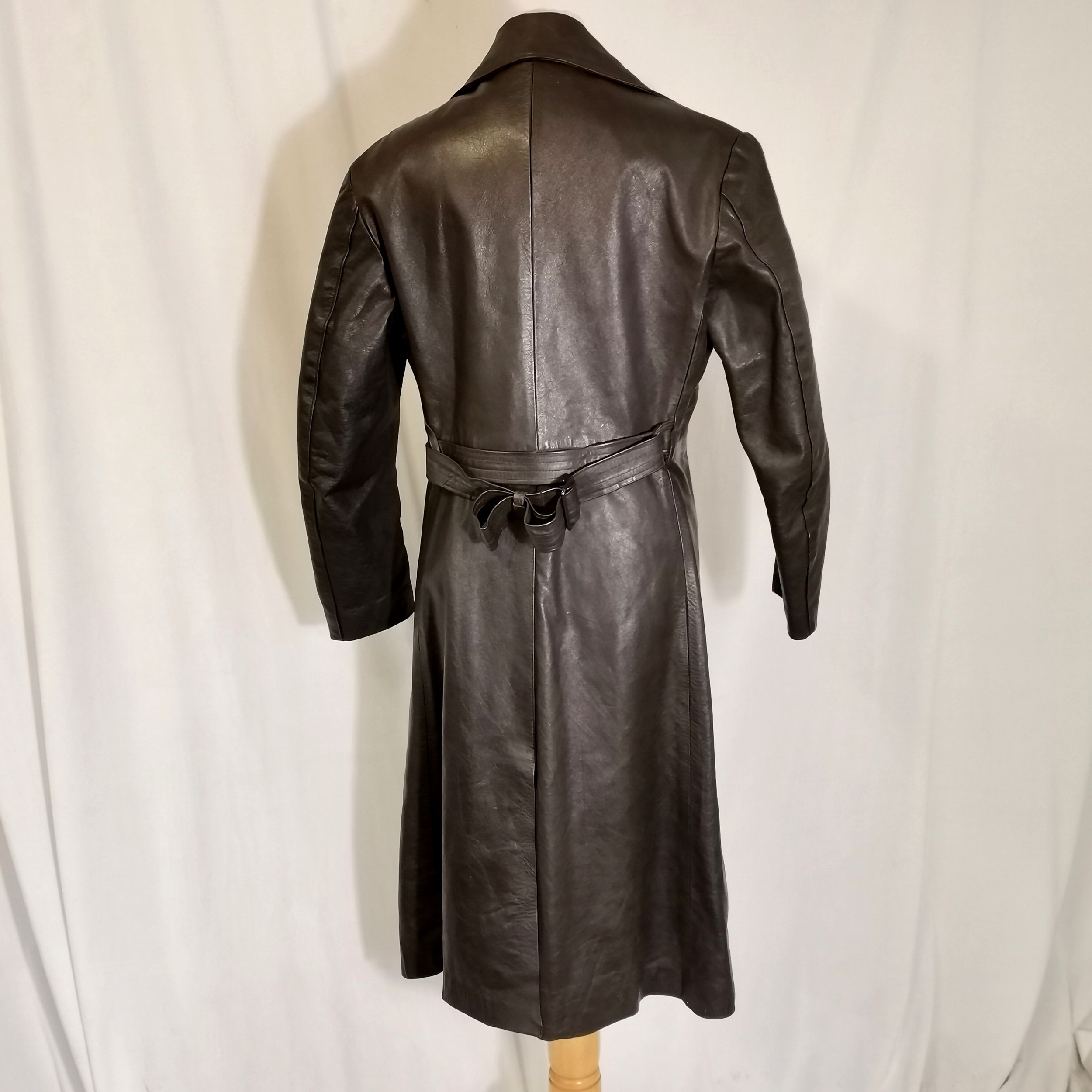 Vintage leather coat with leather strap tie back - 110cm chest - good used condition - Image 2 of 3