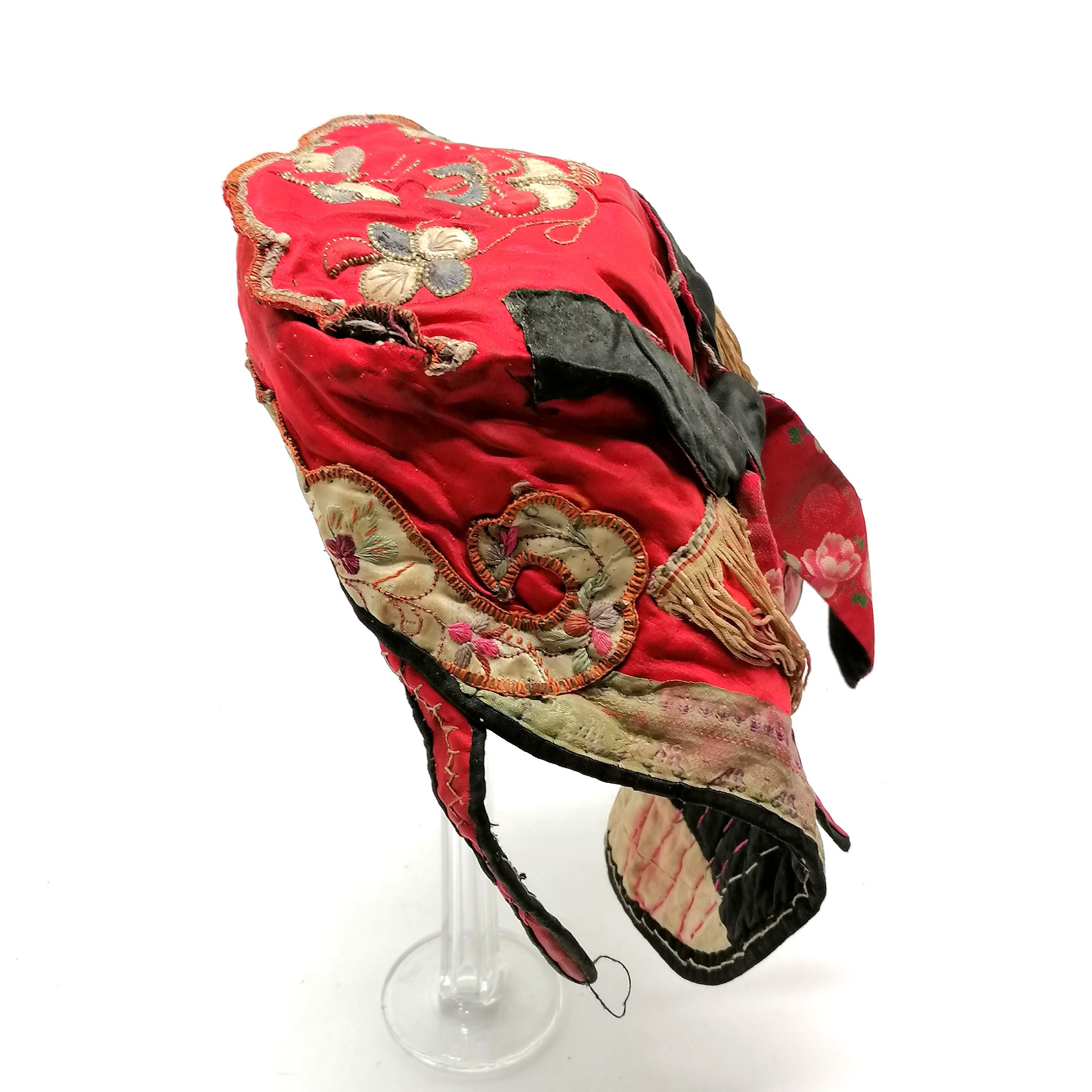 Red antique silk embroidered hat with fringe decoration - slight mark but in used condition - Image 5 of 5