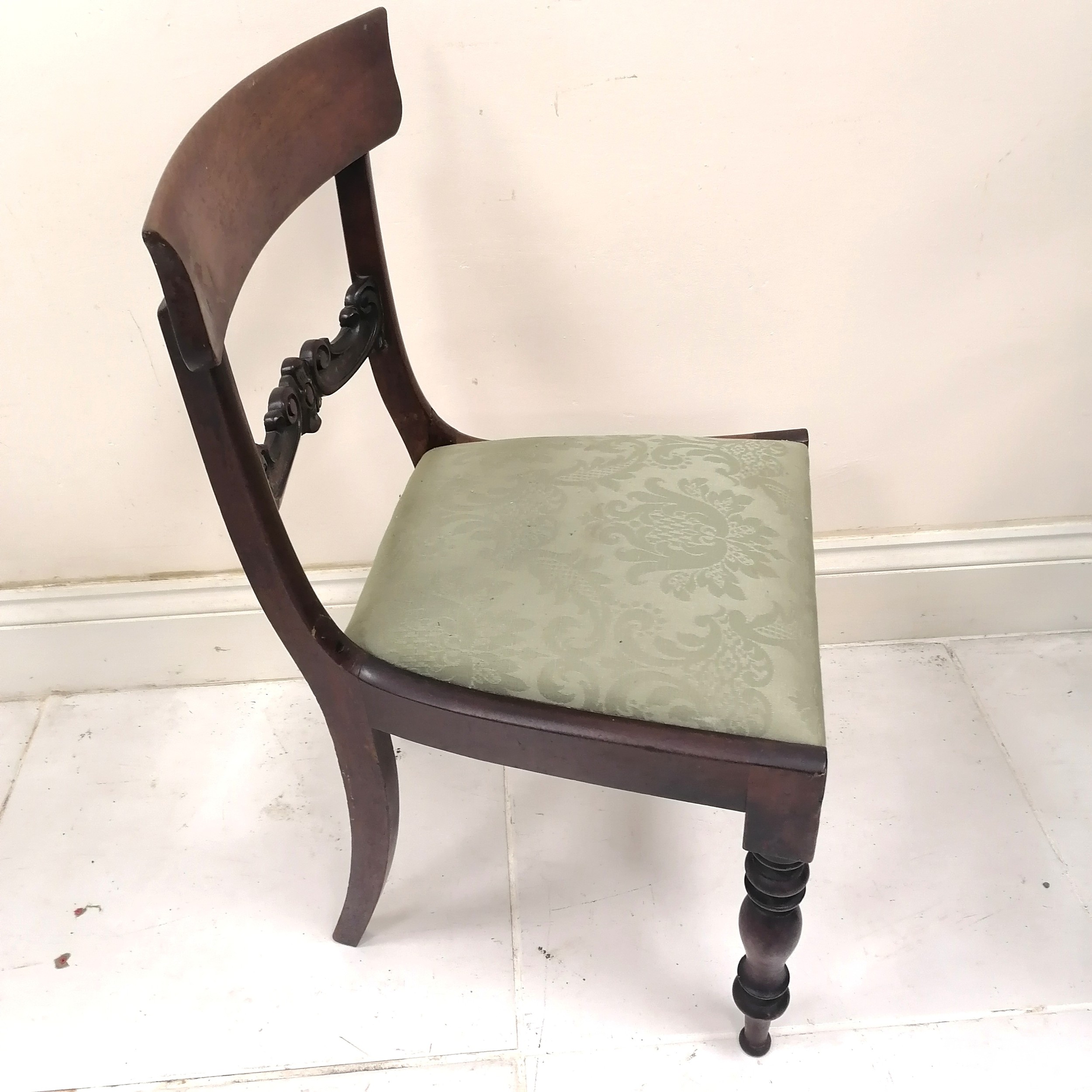 Set of William IV mahogany bow back dining chairs with drop in seats upholstered in a green - Image 3 of 6