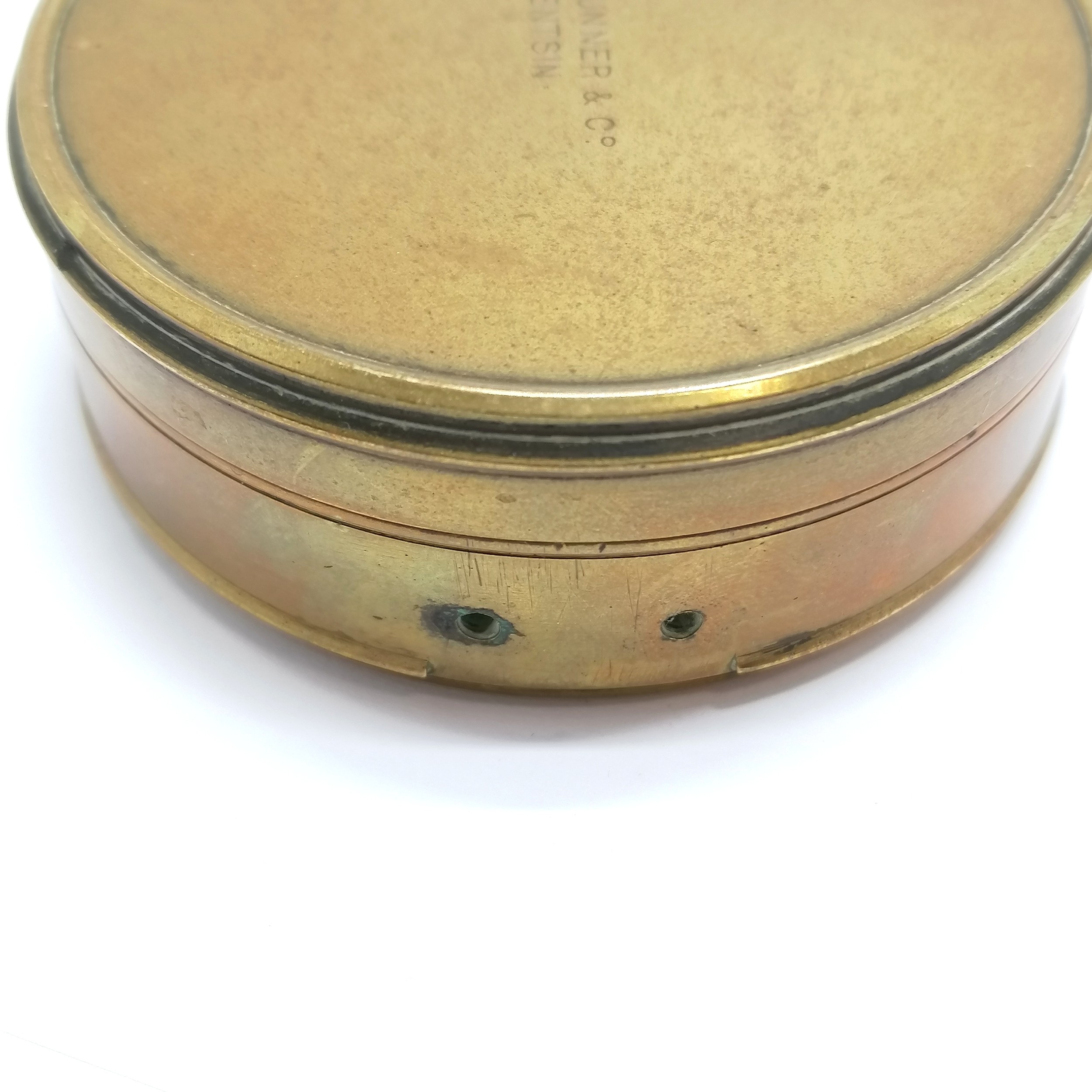 Antique prismatic compass (7.4cm diameter & missing lens) retailed by Hirsbrunner & Co (Tientsin) in - Image 4 of 5
