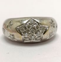 18ct hallmarked white gold ring with diamond set star design - size N & 5.5g total weight