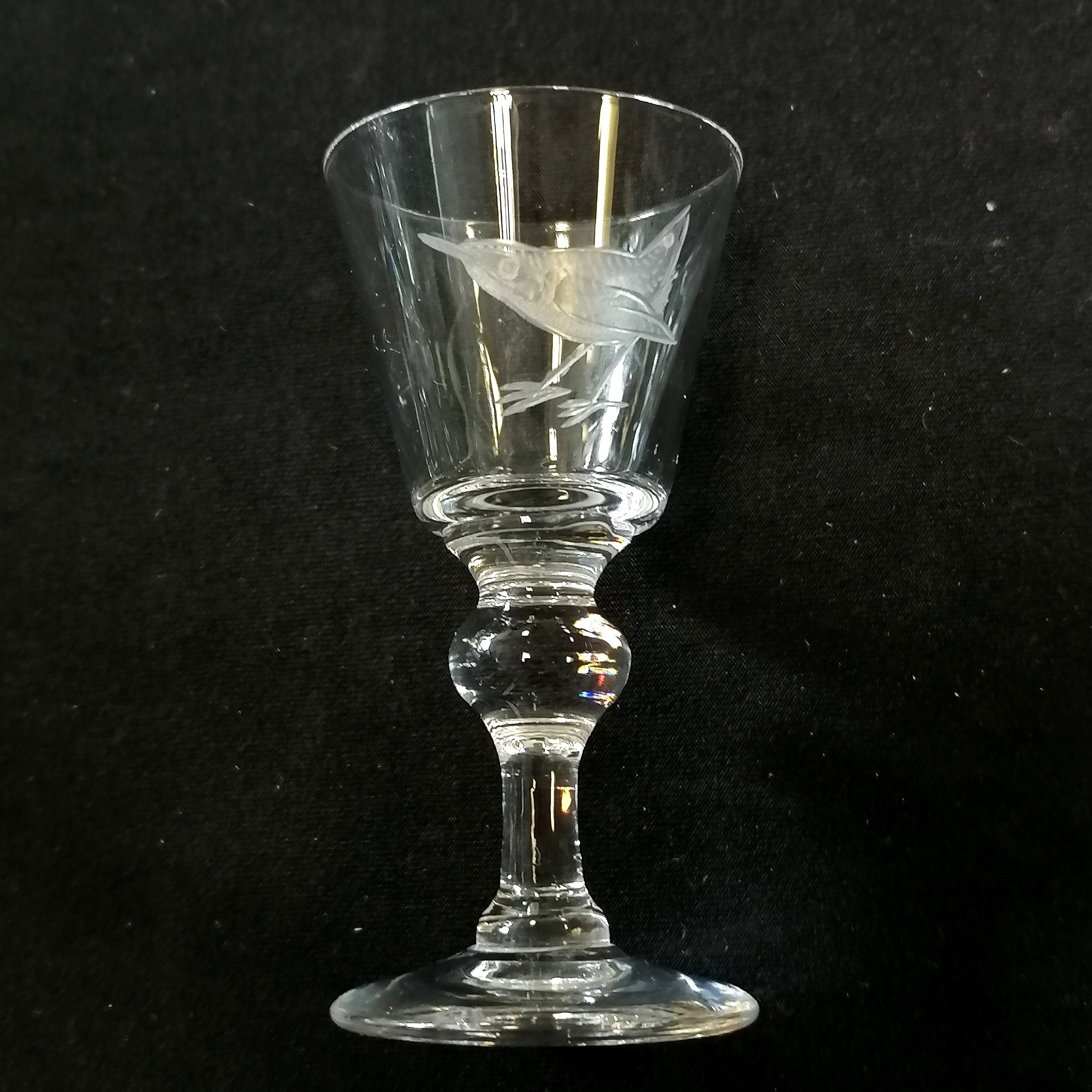 David Williams 1970's qty of 48 x glassware engraved with bird decoration comprising of 2 - Image 8 of 12