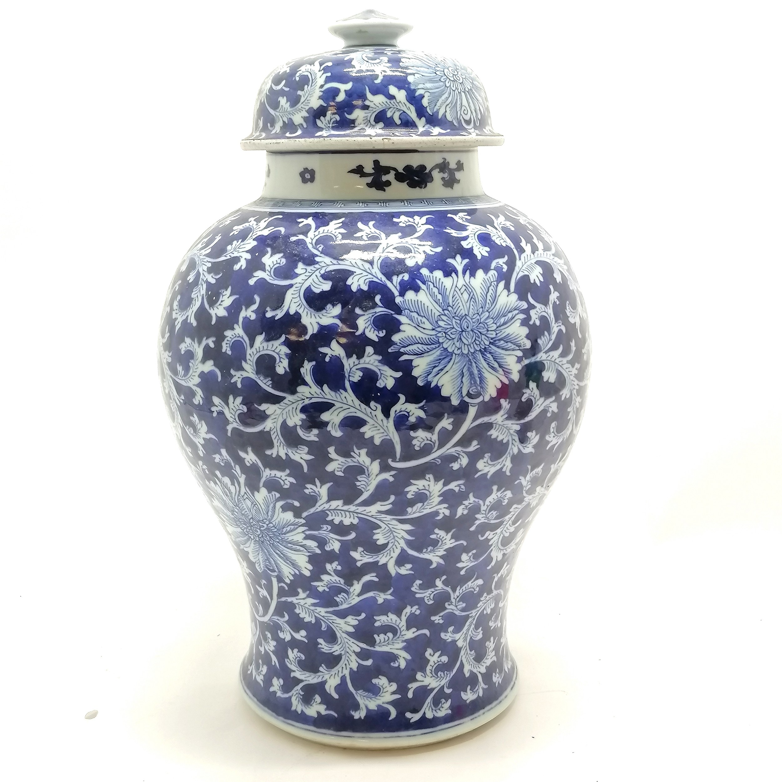 Antique Chinese blue & white large baluster vase with cover & profuse chysantheum decoration & 4