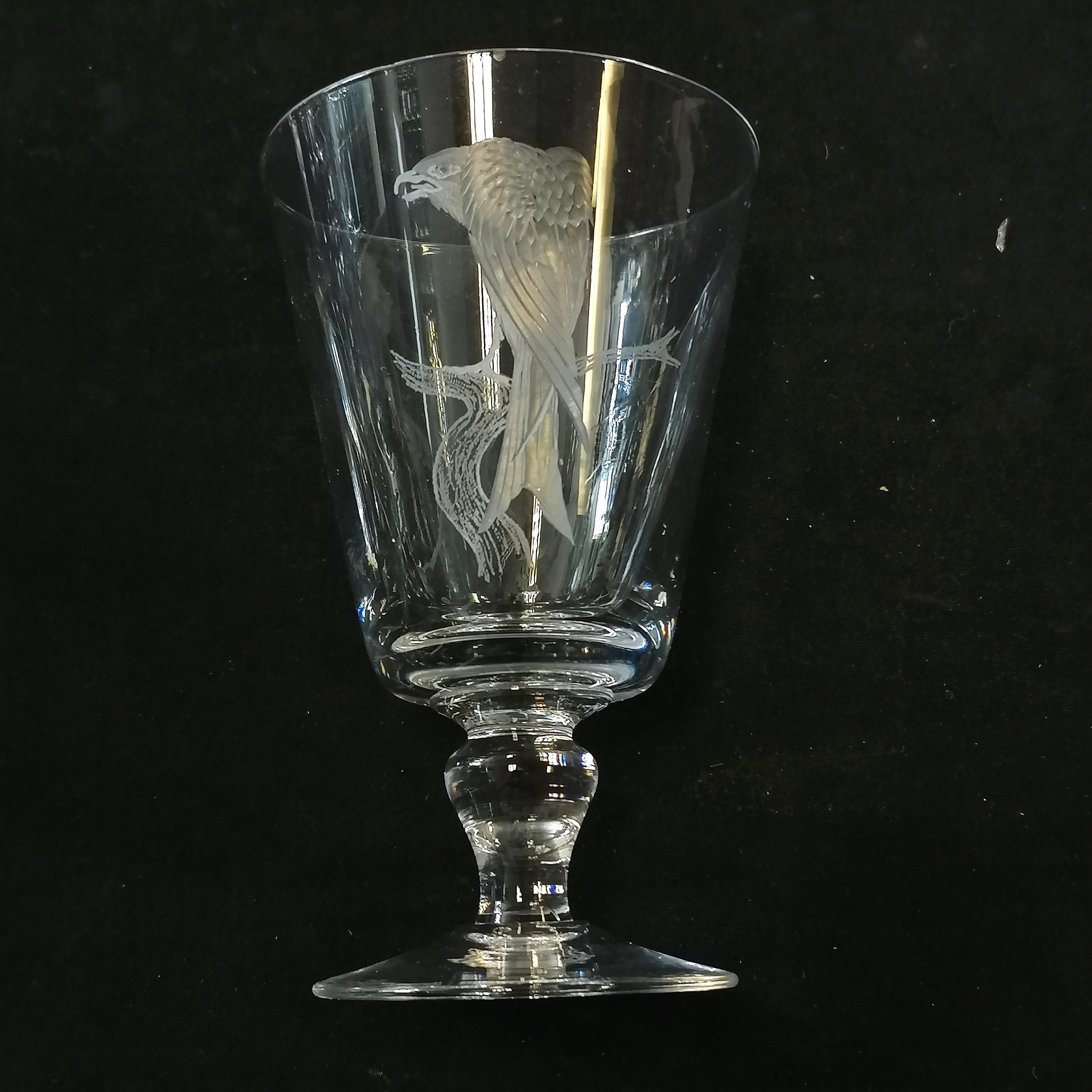 David Williams 1970's qty of 48 x glassware engraved with bird decoration comprising of 2 - Image 6 of 12