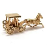 14ct hallmarked gold horse and carriage charm 3cm long 4.1g