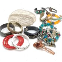 Qty of jewellery inc 3 x silver bangles (2 unmarked) inc amethyst set, plastics bangles , hair