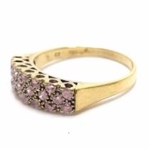 9ct hallmarked gold pink stone set ring - size S & 3.7g total weight