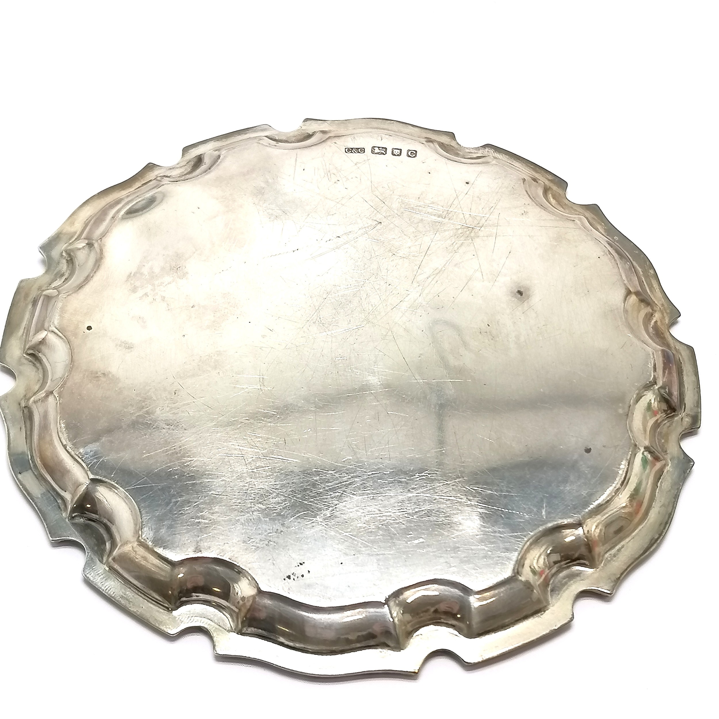 1938 silver salver by Cohen & Charles - 15.5cm diameter & 133g ~ slight dents - Image 3 of 3