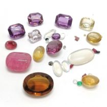 Qty of loose gemstones inc amethyst, citrine etc