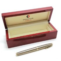 Sheaffer 14k GF Imperial Sovereign diamond design fountain pen (13.1cm) in a Sheaffer retail box