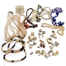 Qty of mock pearl jewellery inc necklaces, earrings & bracelets - SOLD ON BEHALF OF THE NEW BREAST