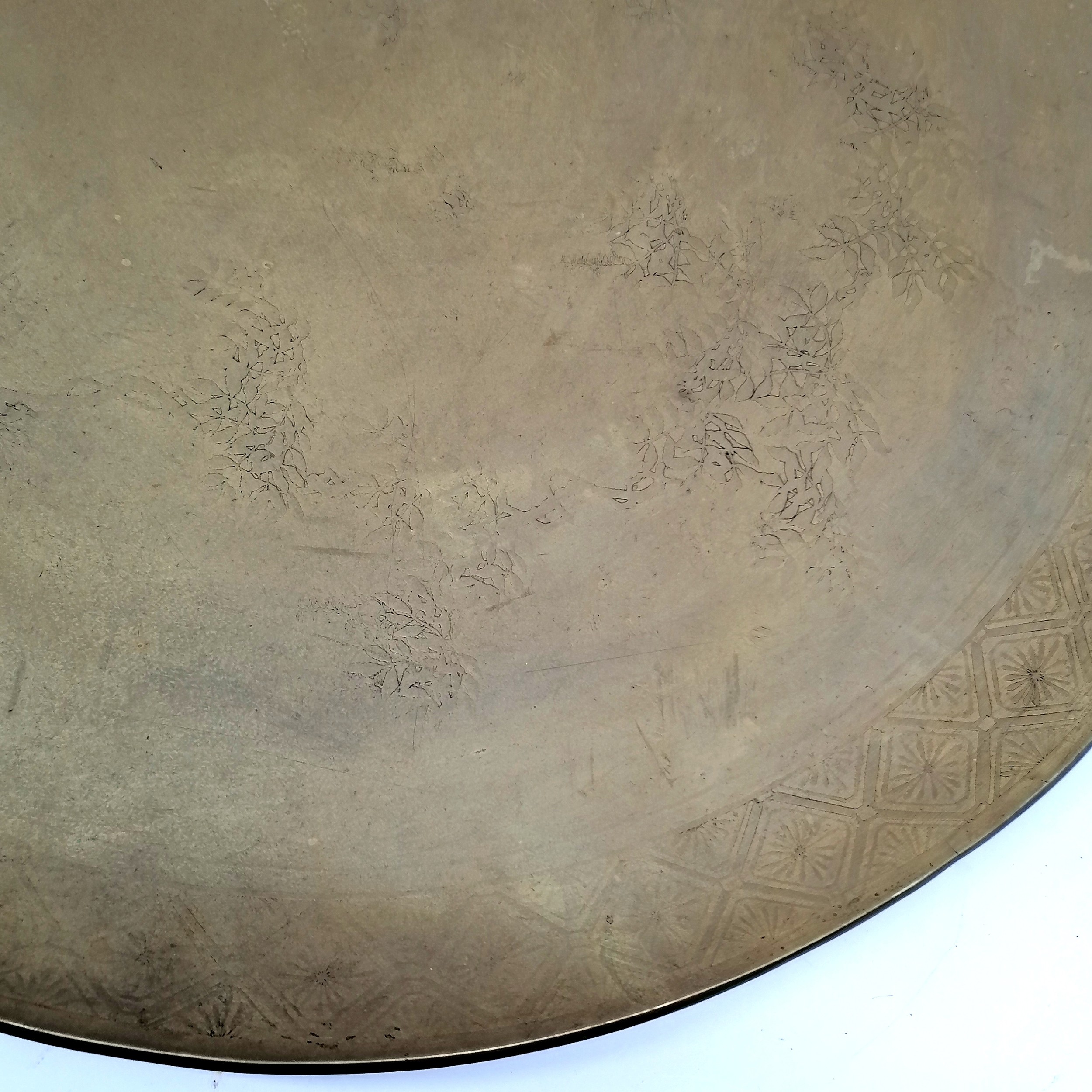Large bronze Oriental platter - 61cm diameter & 8.8kg and has repeat pattern border and bamboo - Image 5 of 5