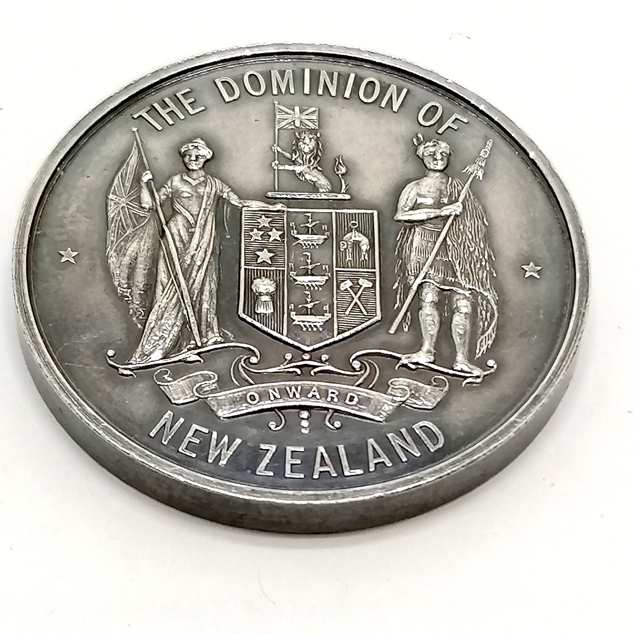 1913 New Zealand medal awarded to the officers and crew of HMS New Zealand during the - Image 2 of 2